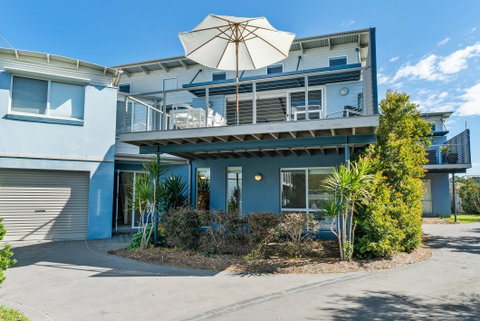 White Sands Deck House - New Castle Holiday 1