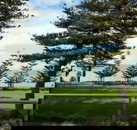 18 The Breeze - New Castle Holiday