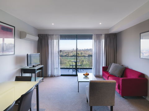 Adina Apartment Hotel St Kilda - New Castle Holiday 1