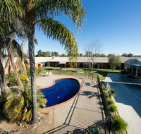 Ashleigh Court Motor Inn - New Castle Holiday