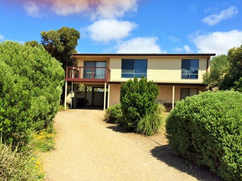 Bashams Beach House - New Castle Holiday 0
