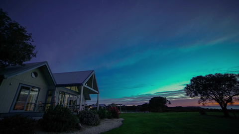Bear Gully Coastal Cottages - New Castle Holiday 1
