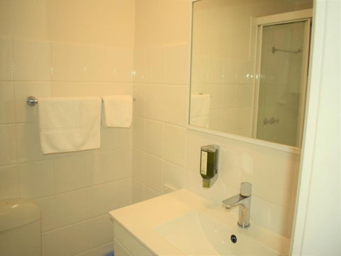 Best Western Parkside Motor Inn - New Castle Holiday 1