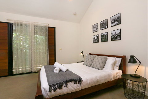 Buckets And Spades - New Castle Holiday 1