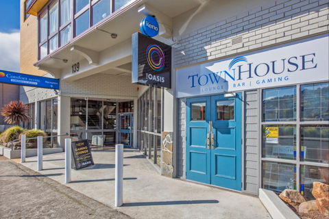 Burnie Central TownHouse Hotel - New Castle Holiday 0