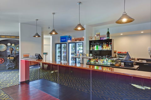 Burnie Central TownHouse Hotel - New Castle Holiday 1