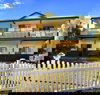 Clemandtines Vintage Beach Estate - New Castle Holiday