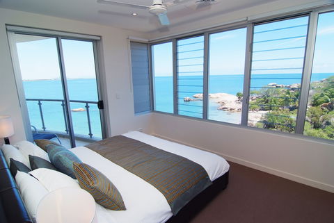 Coral Cove Apartments - New Castle Holiday 2