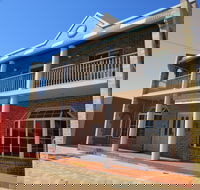 Downtown Apartment on Chandos - New Castle Holiday