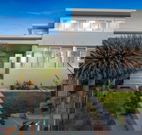 Elanora - New Castle Holiday