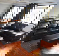 Ewetopia Farm - New Castle Holiday