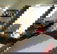 Grand Country Lodge - New Castle Holiday