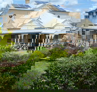 Grovely House Bed and Breakfast - New Castle Holiday