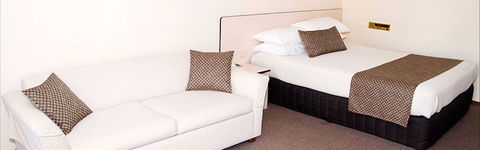 Highway Inn Motel - New Castle Holiday 1
