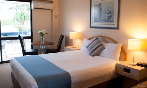 Longreach Motor Inn - New Castle Holiday 1