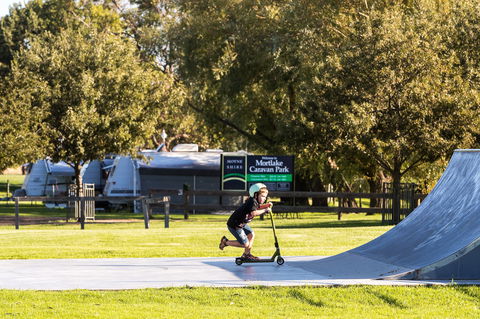 Mortlake Caravan Park - New Castle Holiday 2
