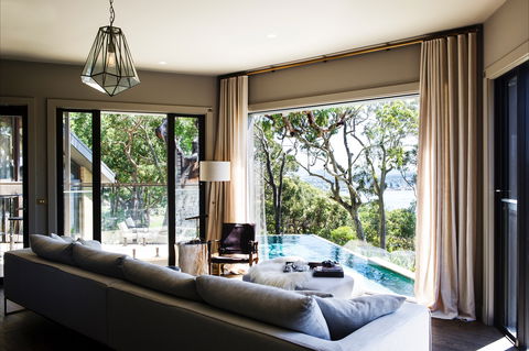 Pretty Beach House - New Castle Holiday 1