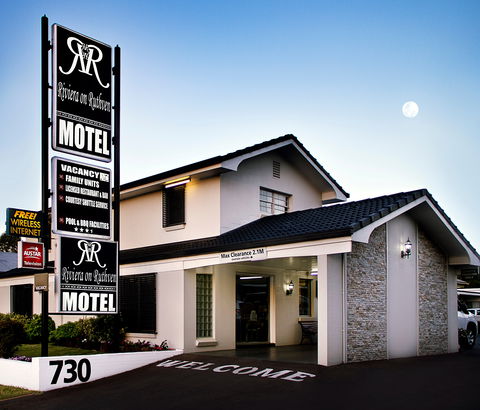 Riviera On Ruthven Motel - New Castle Holiday 0