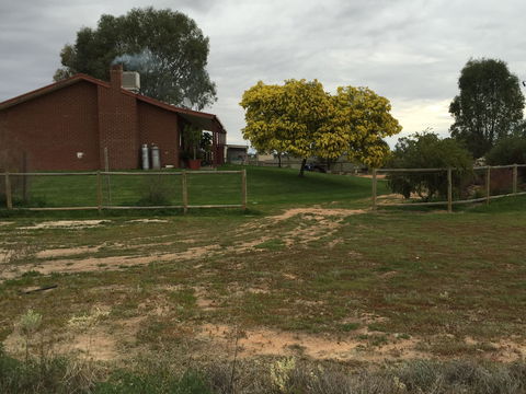 Riverland Holiday Cottage - New Castle Holiday 0
