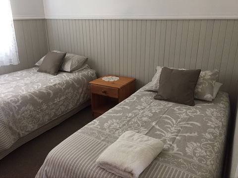 Riverland Holiday Cottage - New Castle Holiday 2