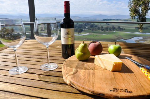 Riverview Lodge - New Castle Holiday 2