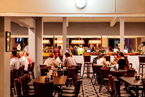 Shamrock Gardens Motel - New Castle Holiday 1