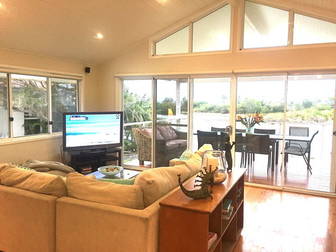 Shore Thing - New Castle Holiday 1