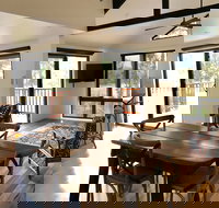 Somerset Stables - New Castle Holiday