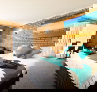 Statesman Motor Inn - New Castle Holiday