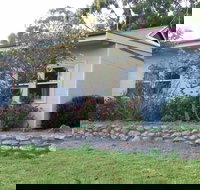 Stone Walls - New Castle Holiday