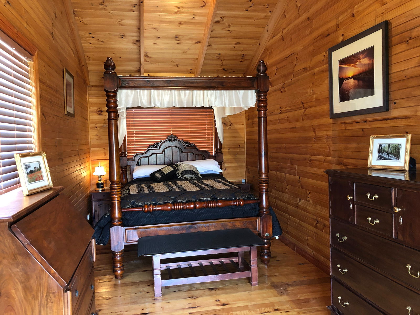 Royal George TAS New Castle Holiday