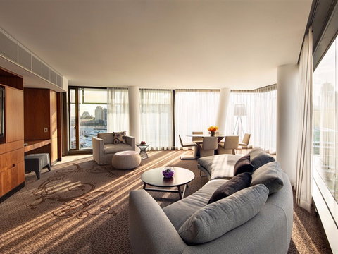 The Darling - New Castle Holiday 0