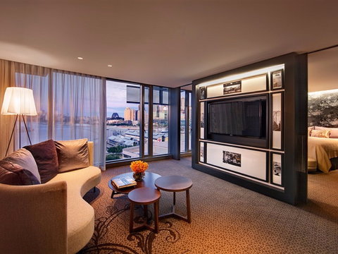 The Darling - New Castle Holiday 2