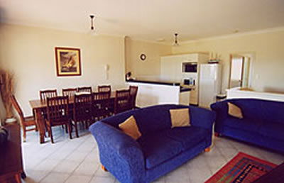 A Beachfront Villa Rockingham - New Castle Holiday 0
