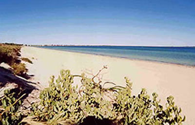 A Beachfront Villa Rockingham - New Castle Holiday 1