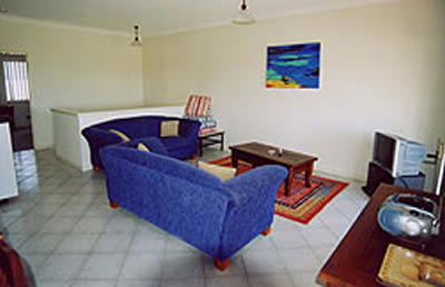 A Beachfront Villa Rockingham - New Castle Holiday 2