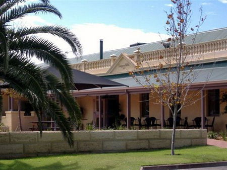 Dongara Hotel Motel - New Castle Holiday 0