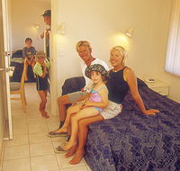Onslow Mackerel Motel - New Castle Holiday