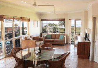 Moonlight Bay Suites - New Castle Holiday