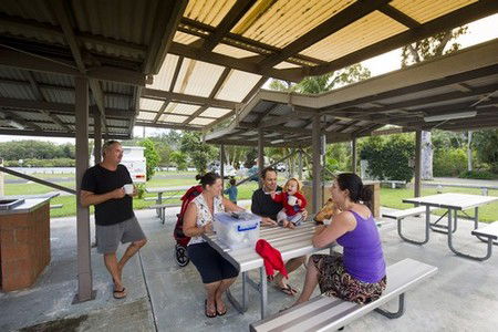Ferry Reserve Holiday Park - New Castle Holiday 3