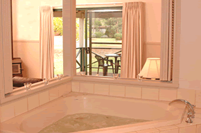 Bushy Lake Chalets - New Castle Holiday 3