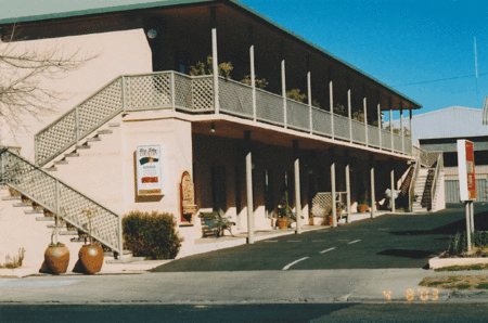 New England Motor Inn - New Castle Holiday