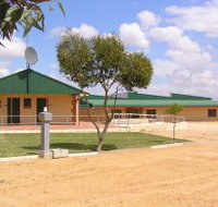 Tressie's Museum and Caravan Park - New Castle Holiday