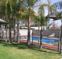 Merredin Caravan Park  Av-A-Rest Village - New Castle Holiday