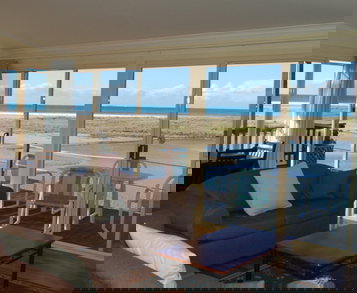 Spot X - New Castle Holiday 0