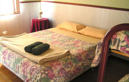 Bridgetown Riverside Chalets - New Castle Holiday 1