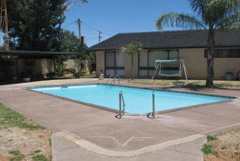 Balranald Capri Motel - New Castle Holiday 3