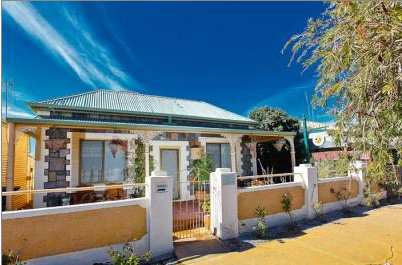 Emaroo Cottages - New Castle Holiday 1