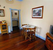 My Place Colonial Accommodation - New Castle Holiday