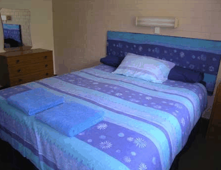 Emu Beach Chalets - New Castle Holiday